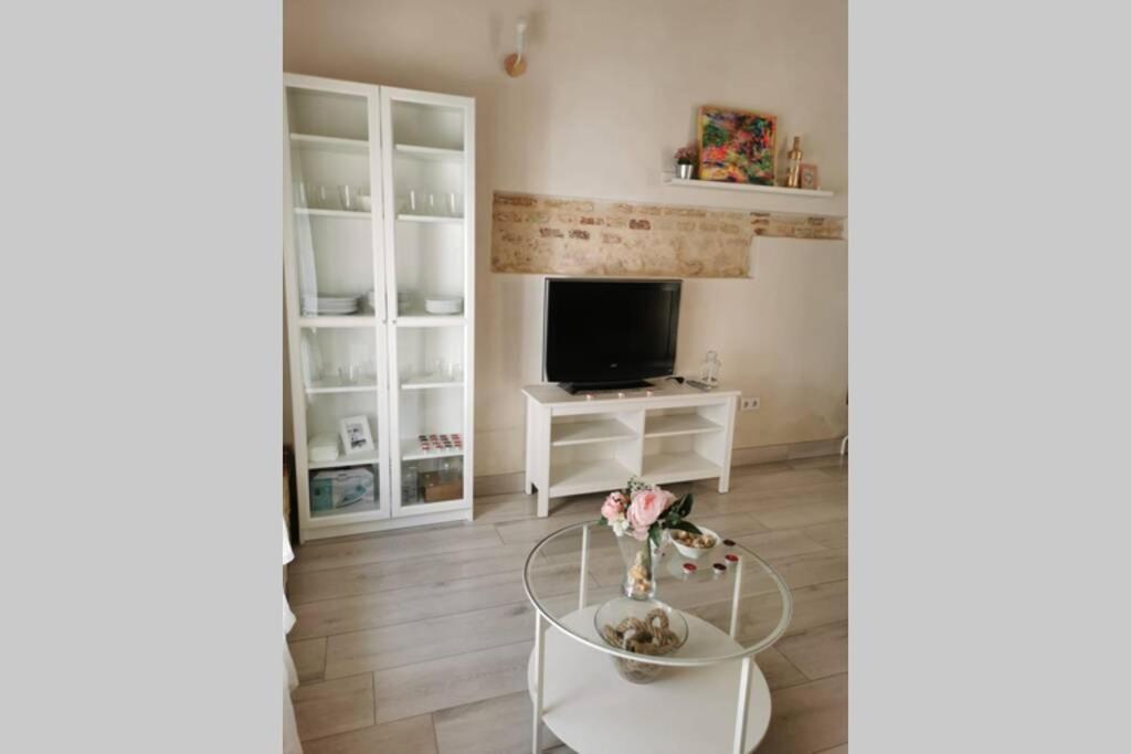 Apartamento La Teja Apartment Carmona  Bagian luar foto